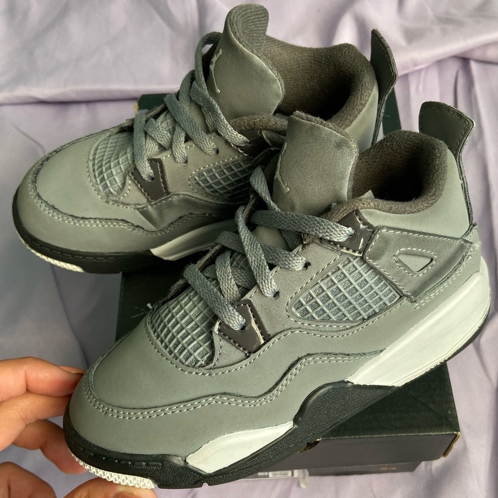 Jordan 4 Retro Cool Grey